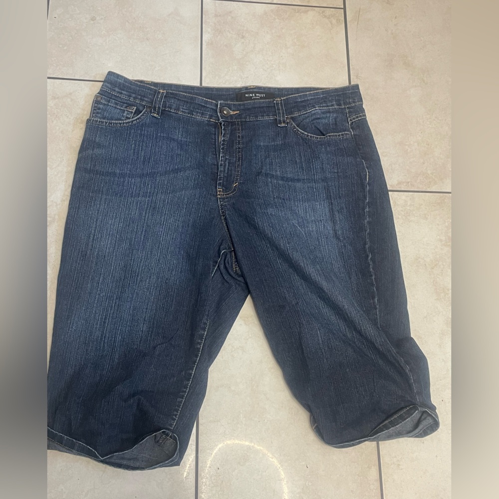 Nine West Women’s Average Fit Jeans Size 16/32
